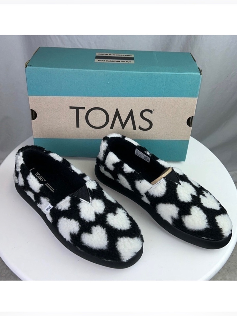 NWT Toms Alpargata Mallow Black Hearts Faux Shearling Footwear Slippers Size 9.5